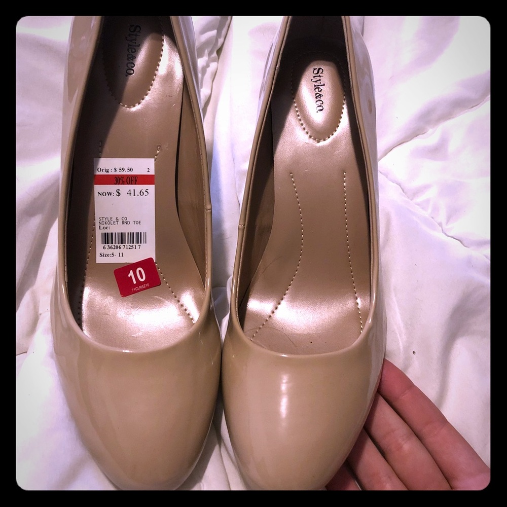 Beige pumps style & co new with tags